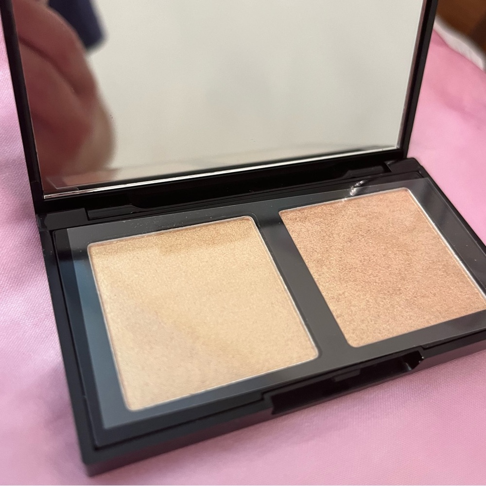Laura Geller Hi-Def Glow - Picture 2 of 2